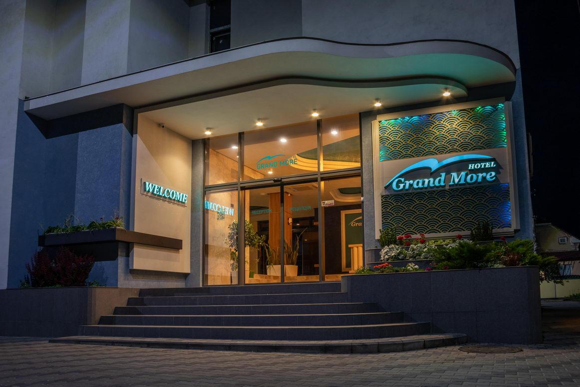 Hotel Grand More Zatoka Buitenkant foto